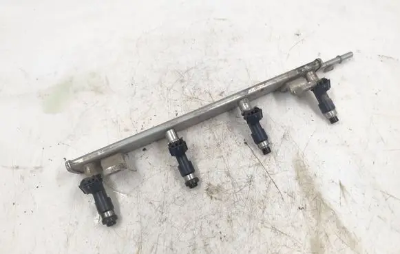 Mitsubishi Eclipse Fuel injectors set 028172419 7DDC0
