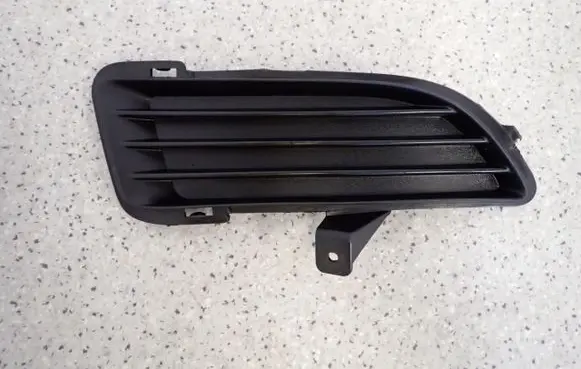 Hyundai Sonata Front fog light trim/grill 