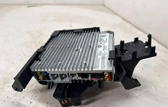 Chevrolet Camaro Center console control module 84817042 588352398 7310500000000X