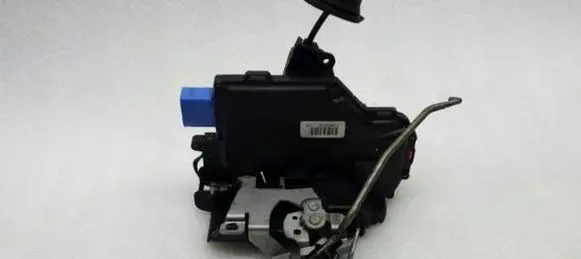 Audi A8 S8 D3 4E Rear door lock 4E0839015