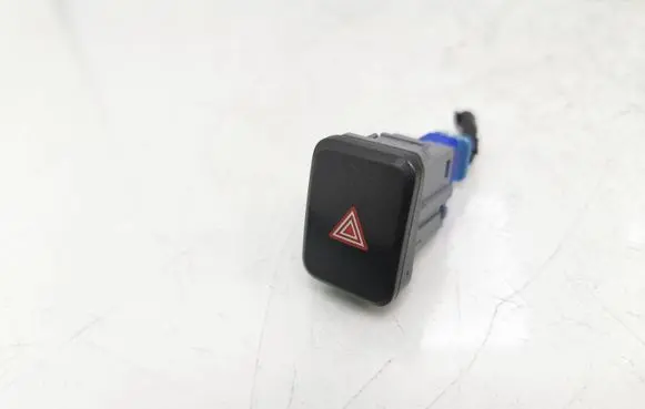 Toyota Auris E180 Hazard light switch 8433202180
