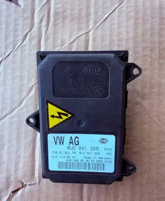 Volkswagen Touareg II Headlight ballast module Xenon 8U0941329 74696000AE