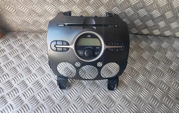 Mazda 2 Radio/CD/DVD/GPS head unit 14797726 DL4066AR0