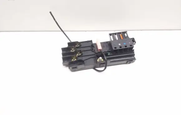 Mercedes-Benz CLS C219 Fuse module A2115452301