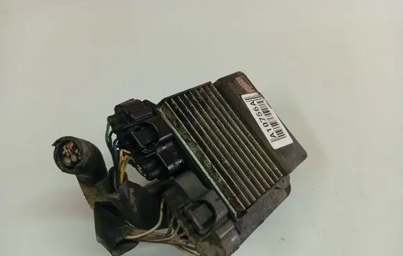 Toyota Corolla E120 E130 Fuel injection control unit/module 8987120050