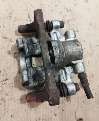Mitsubishi Lancer X Rear brake caliper