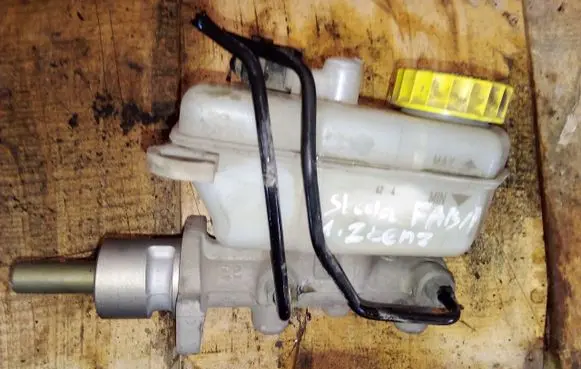 Seat Ibiza II (6k) Master brake cylinder X5617