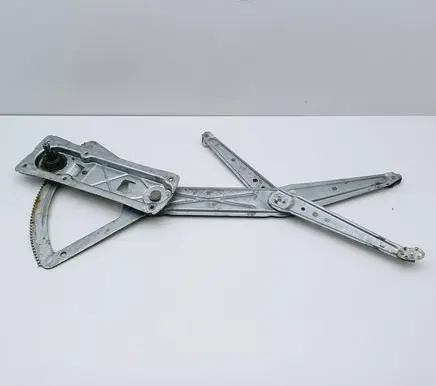 Opel Corsa B Front door manual window regulator 90388866