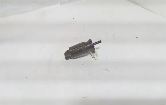 Mercedes-Benz ML W164 Windscreen/windshield washer pump 31166 070211 002018