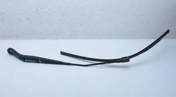 Mercedes-Benz Vito Viano W447 Front wiper blade arm A4478200000