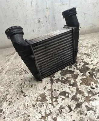 Volkswagen PASSAT B5 Intercooler radiator 3B0145805D
