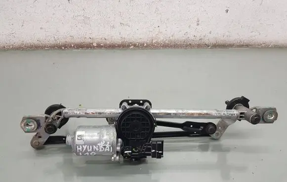 Hyundai i10 Front wiper linkage and motor