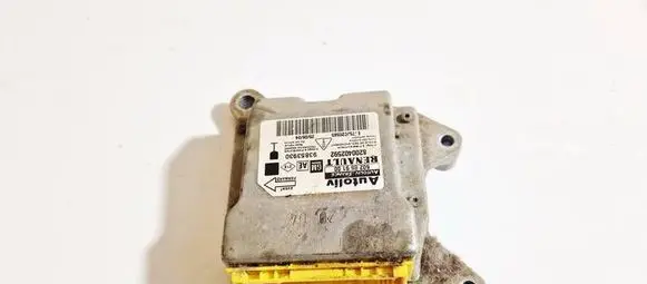 Opel Vivaro Airbag control unit/module 8200402592