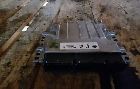 Nissan Qashqai Engine control unit/module 23710XC42C
