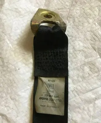 Mercedes-Benz 190 W201 Rear seatbelt 2018601685