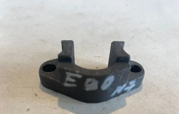 BMW 3 E90 E91 Fuel Injector clamp holder
