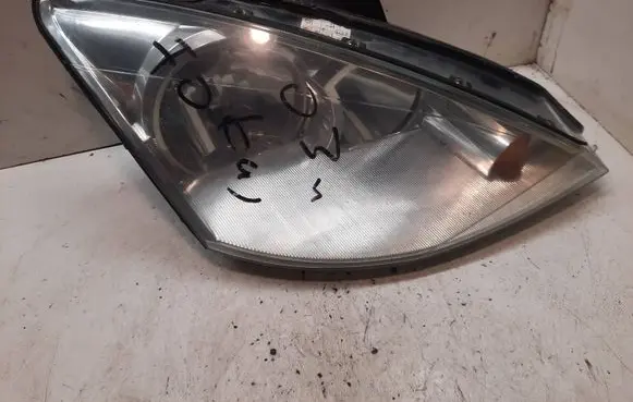 Ford Focus Headlight/headlamp