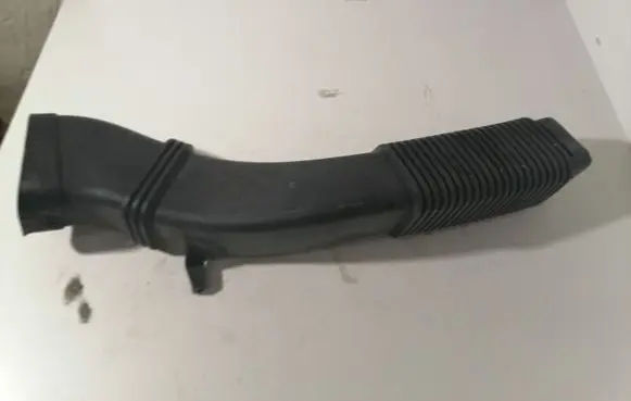 BMW 5 F10 F11 Air intake hose/pipe 7811597