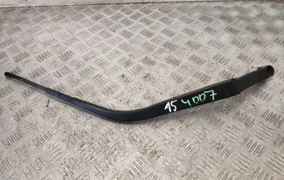 Peugeot 4007 Windshield/front glass wiper blade 1845