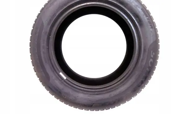 Volkswagen Golf VII R16 winter tire 21560R16 PIRELLIWINTER OPO1004