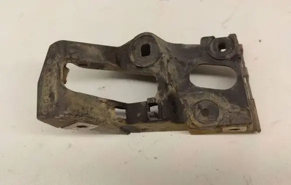 Audi A4 S4 B7 8E 8H Fender mounting bracket 8E0853921D