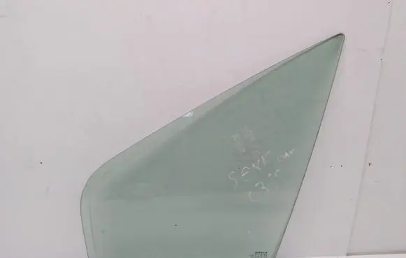 Renault Scenic I Front door vent window glass four-door 