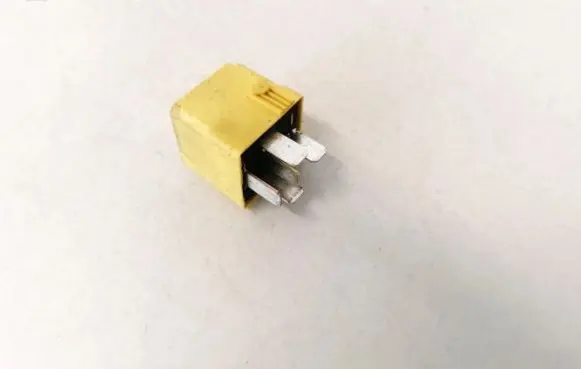 Mercedes-Benz C W203 Other relay A0025421419 4RD00779400