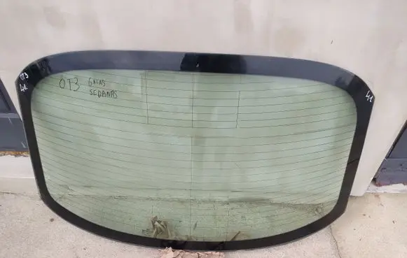 KIA Optima Rear windscreen/windshield window 44R000381