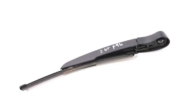 Rear wiper blade arm