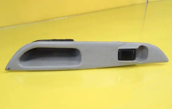 Nissan Almera Tino Electric window control switch 82960
