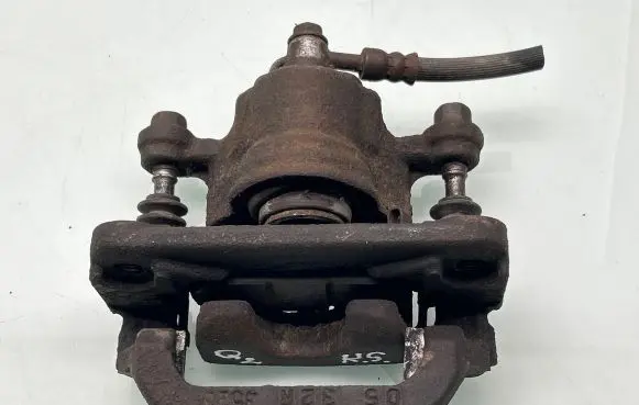 Nissan Qashqai Rear brake caliper