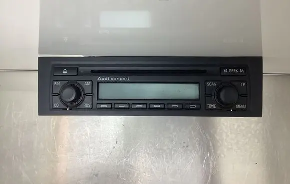 Audi A3 S3 8P Radio/CD/DVD/GPS head unit 8P0035186C Z273F357195 AUZ2Z3F3571951