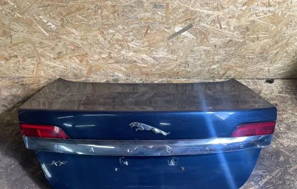 Jaguar XF X250 Tailgate/trunk/boot lid