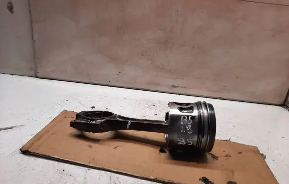 Volkswagen PASSAT B5 Piston with connecting rod 12R0