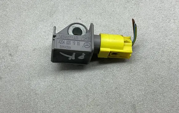 Mercedes-Benz C W204 Airbag deployment crash/impact sensor 04896011AB A2048201985 5WK43584