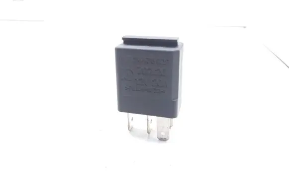 Opel Corsa D Hazard warning light relay 24435922 70220