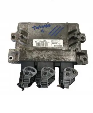 Renault Twingo II Engine control unit/module 8200774747