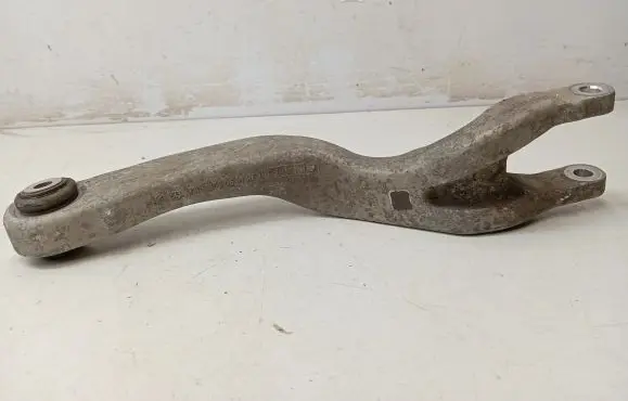 Mercedes-Benz C AMG W205 Rear upper control arm/wishbone A2053520601