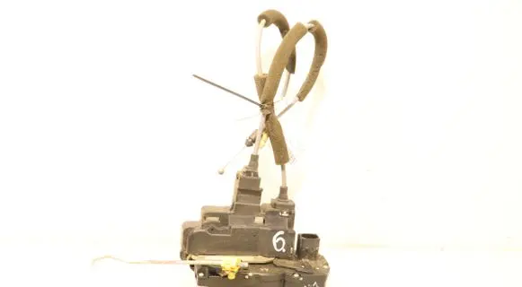 Chevrolet Captiva Rear door lock 6G06