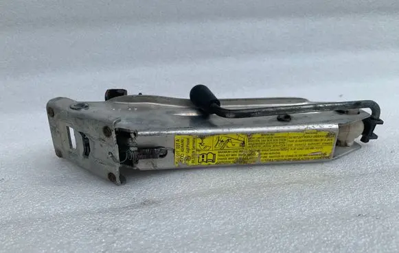 Audi A4 S4 B7 8E 8H Lift Jack 8d0011031A 4C0011031A