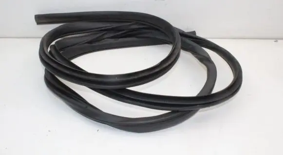 Nissan X-Trail T32 Front door rubber seal