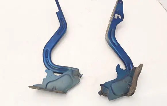 Suzuki Swift I Engine bonnet/hood hinges