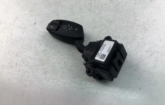 BMW 5 E60 E61 Indicator stalk 6951349