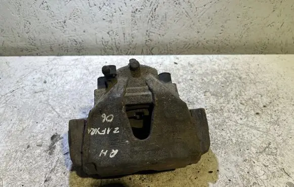 Opel Zafira B Front brake caliper