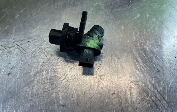 Opel Insignia A Breather valve 55568910
