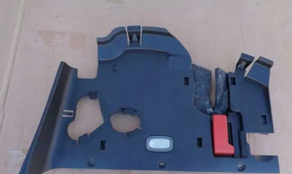 Mercedes-Benz ML W166 Dashboard lower bottom trim panel A1666800507