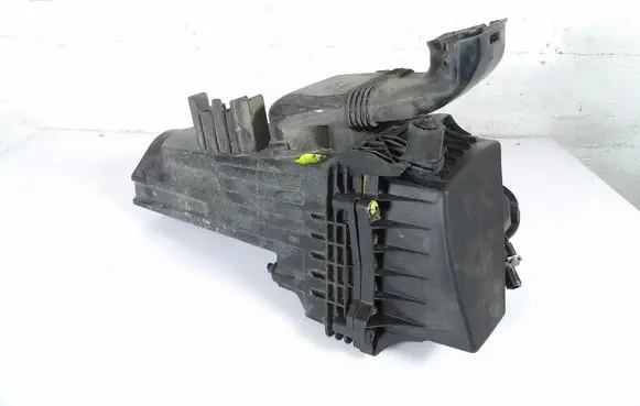 Ford Courier Air filter box C1B1-9600-AE