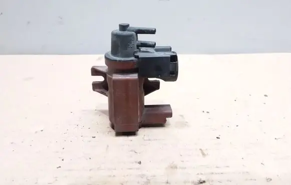 Volvo V70 Vacuum valve 6G9Q9E882CA 70177100