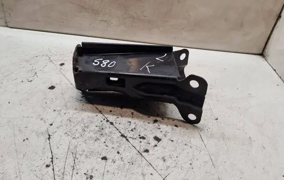 Volvo S80 Radiator mount bracket 