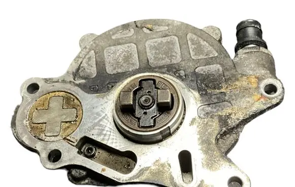 Audi A4 S4 B8 8K Vacuum pump 03L145100